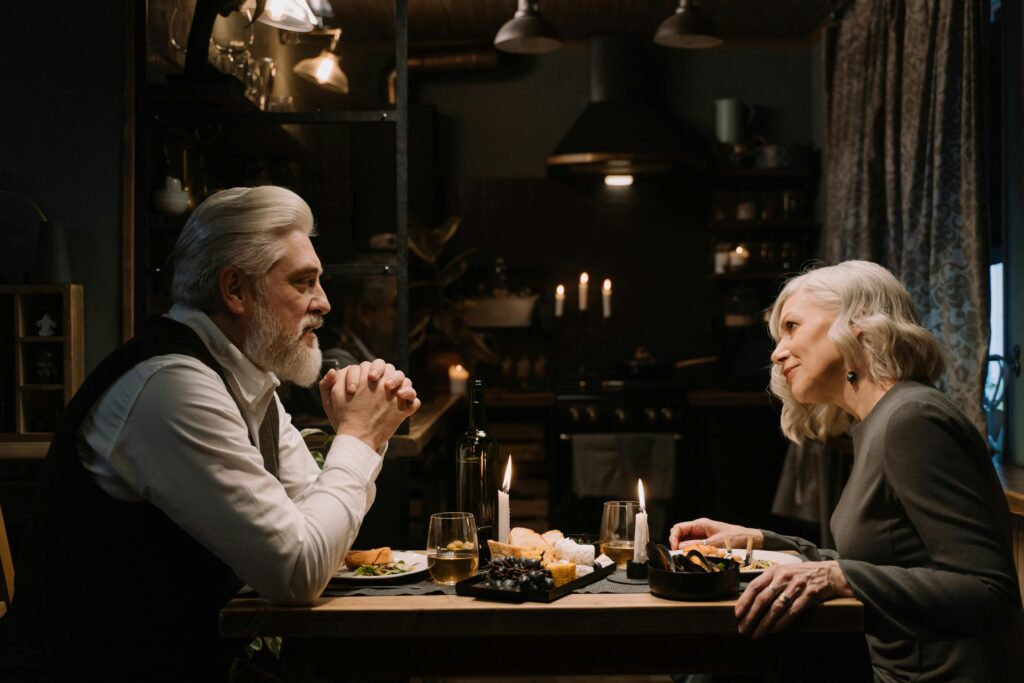 couple on dinner date