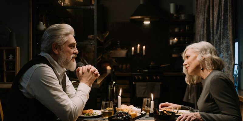 couple on dinner date